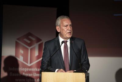 Robert Feiger bei der Begrüßungsrede