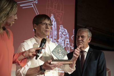 Vorstellung IG BAU-Uhr