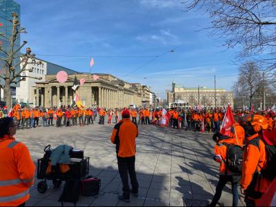 Forst-Warnstreik in Stuttgart Forst-Warnstreik in Stuttgart
