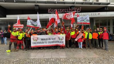 Gruppenfoto der Forstbeschäftigten in Potsdam
