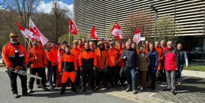 Protest mit Kolleg*innen von HessenForst