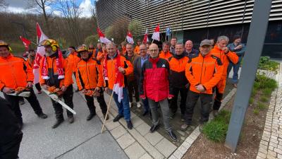 Protest mit Kolleg*innen von HessenForst