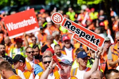 Demonstration von IG BAU-Mitgliedern