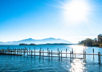 Ein Steg am Chiemsee
