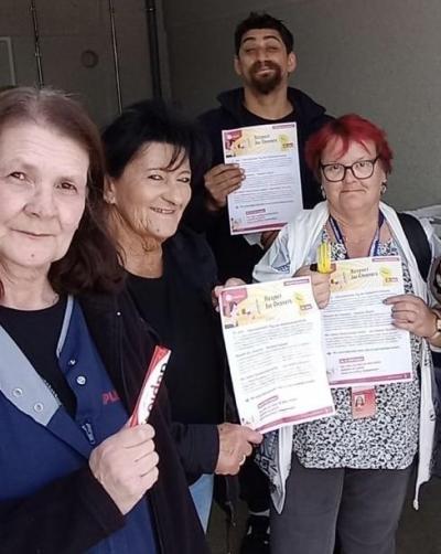 Gruppenfoto mit Kolleginnen aus der Gebäudereinigung