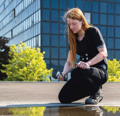 Michelle Meaubert bei der Arbeit