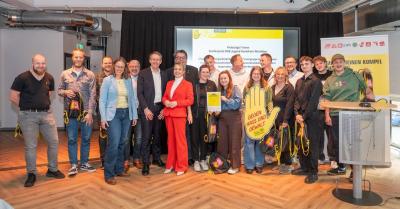Die Gewinner*innen des Sonderpreises Gelbe Hand 2025/26 Die Gewinner*innen des Sonderpreises Gelbe Hand 2025/26