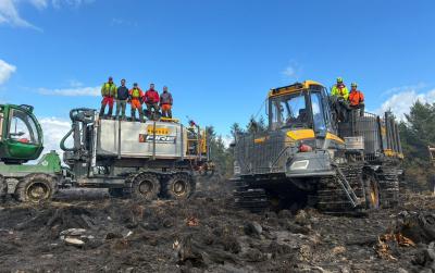 Die "Firefighter"-Teams nach erfolgreichem Einsatz Die "Firefighter"-Teams nach erfolgreichem Einsatz
