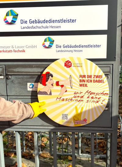 Aktion vor der Landesinnung der Gebäudereinigung in Frankfurt Aktion vor der Landesinnung der Gebäudereinigung in Frankfurt